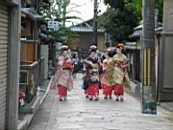 Geishas in Higashiyama.JPG